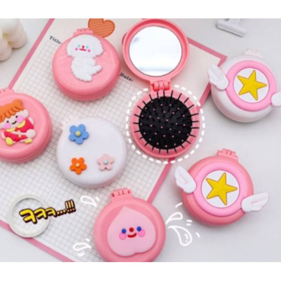 علبة بلاستيكية مع مشط